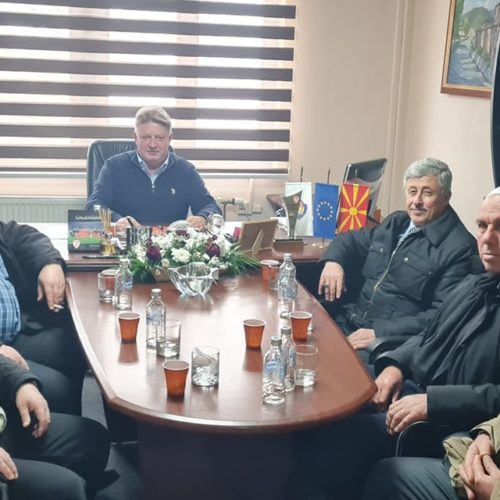 Me kënaqsinë time më të madhe sot  realizova takim me imamët e të gjitha xhamive që gravitojnë në komunën e Bërvenicës