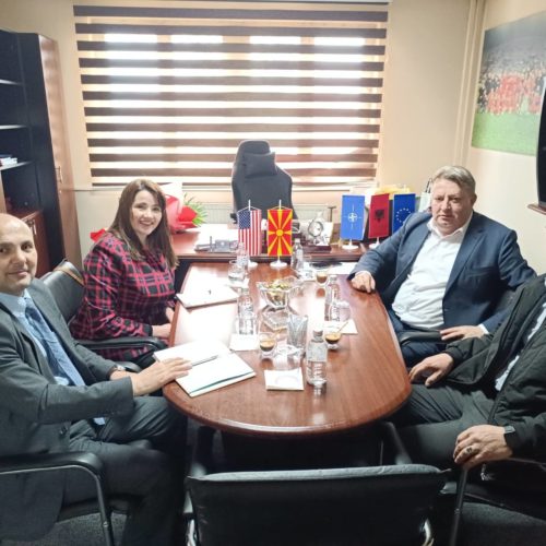 TAKIM ME KËSHILLTAREN E SHBA-së PËR ÇËSHTJE POLITIKE