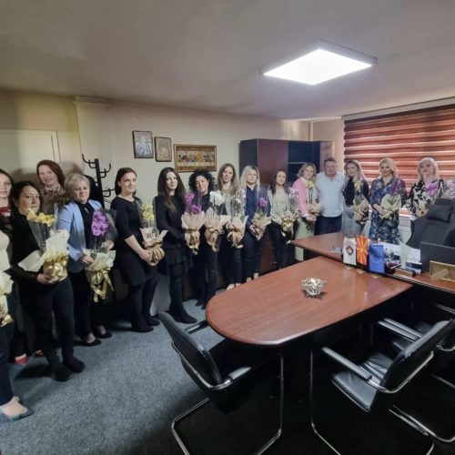 ЧЕСТИТ 8 МАРТ!