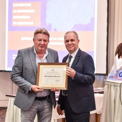 ПАРТНЕРСТВО ЗА ПОЕФИКАСНО УПРАВУВАЊЕ ВО ОПШТИНИТЕ